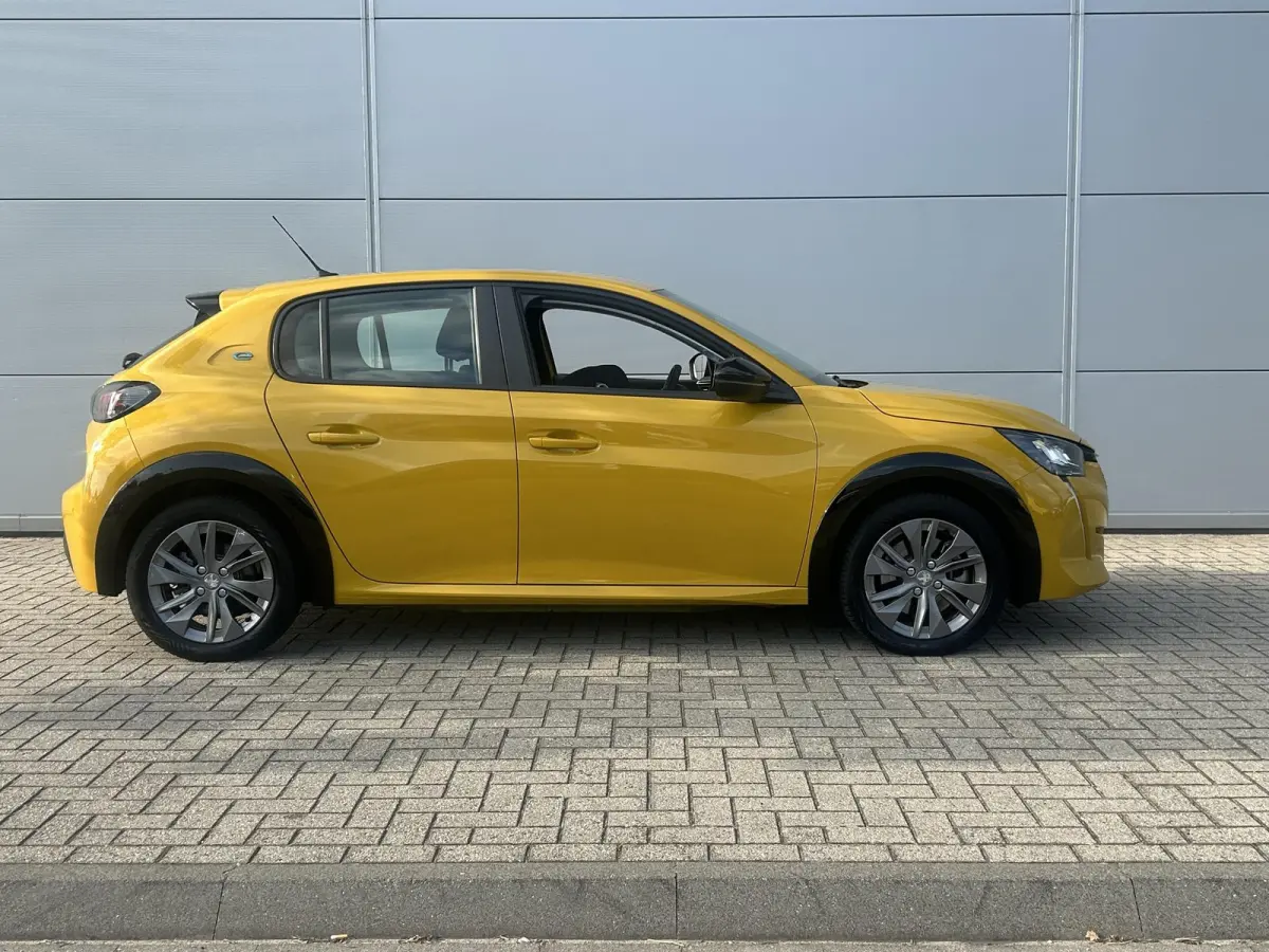 EV Active Pack 50 kWh | Lage KM stand | Cruise Control | Parkeerhulp | Apple CarPlay/Android Auto