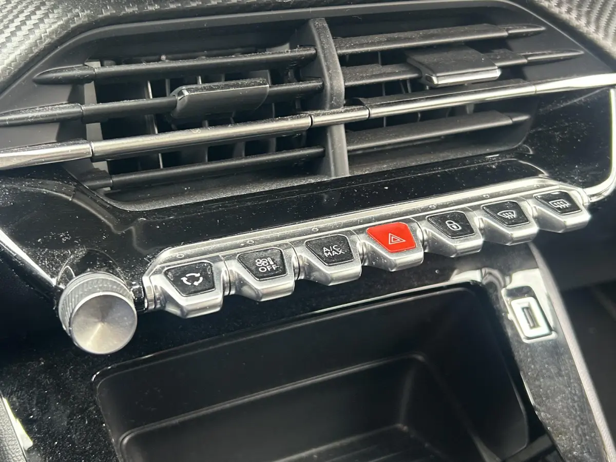 1.2 PureTech Active Pack | Parkeerhulp | Cruise Control | 1e eigenaar | Apple CarPlay/Android Auto