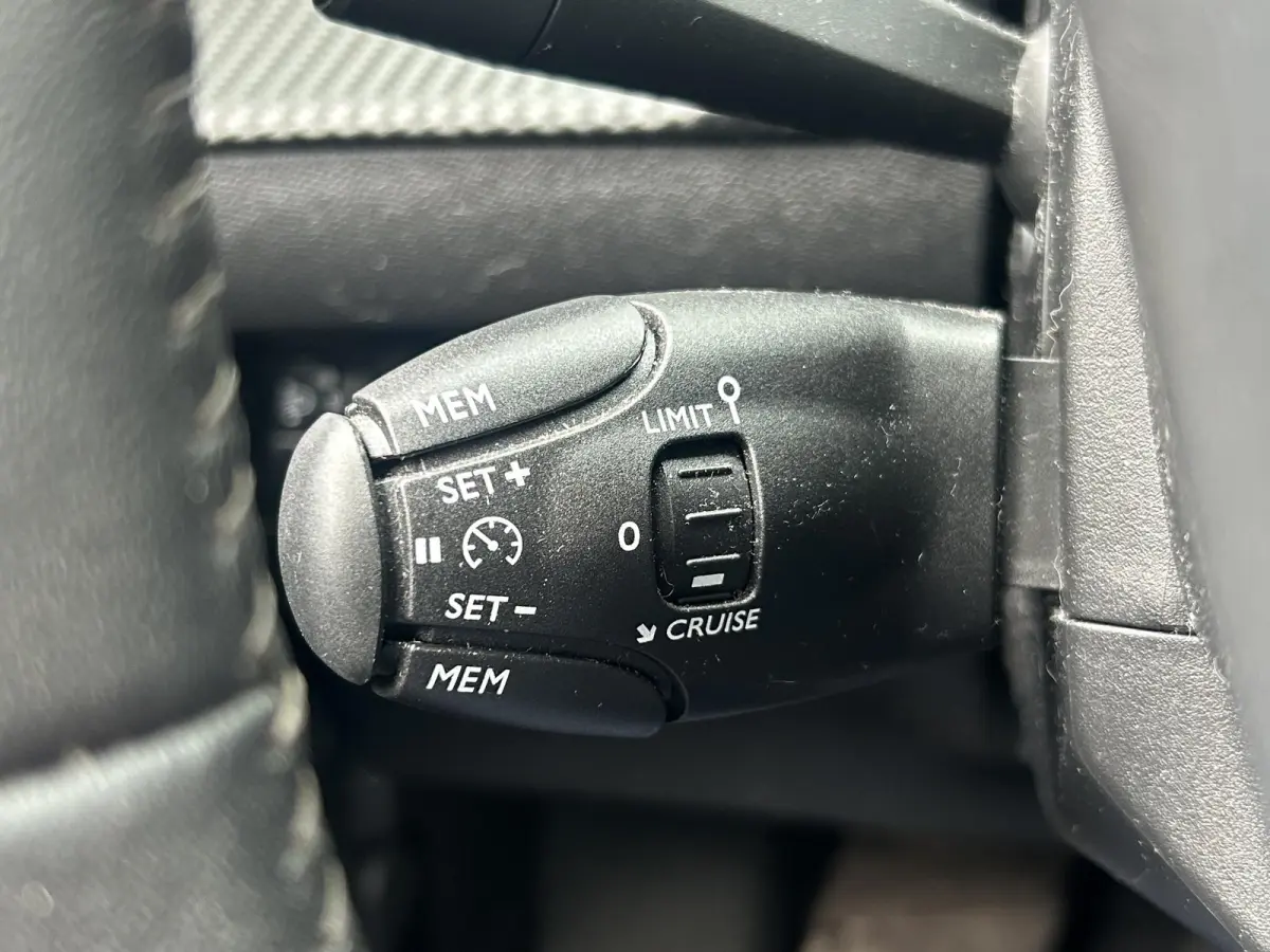 1.2 PureTech Active Pack | Parkeerhulp | Cruise Control | 1e eigenaar | Apple CarPlay/Android Auto