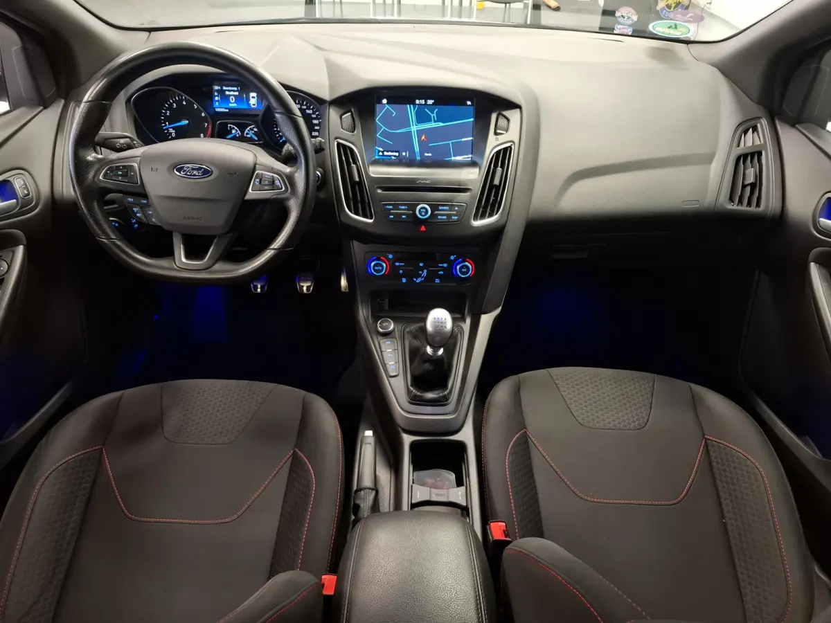 1.5 ST-Line Trekhaak Xenon 100% Dealer onderhouden Mooi!