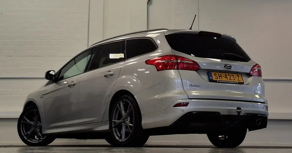 1.5 ST-Line Trekhaak Xenon 100% Dealer onderhouden Mooi!