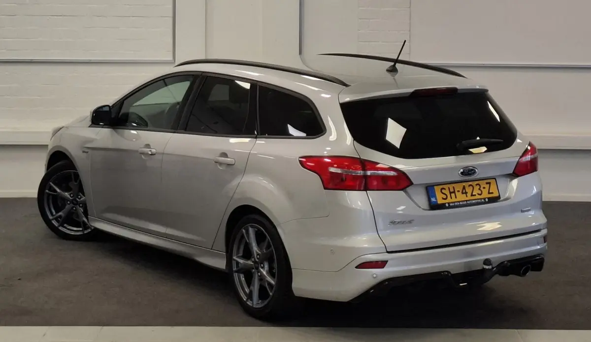 1.5 ST-Line Trekhaak Xenon 100% Dealer onderhouden Mooi!