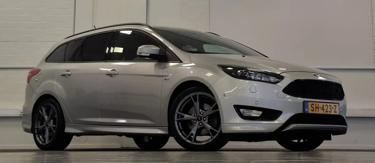 1.5 ST-Line Trekhaak Xenon 100% Dealer onderhouden Mooi!
