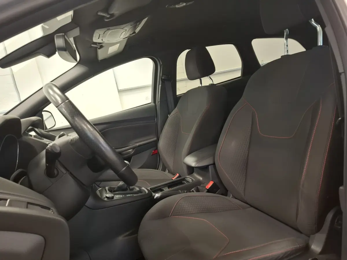 1.5 ST-Line Trekhaak Xenon 100% Dealer onderhouden Mooi!