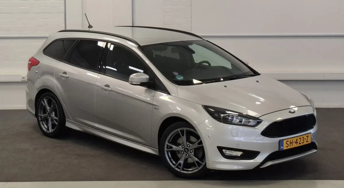 1.5 ST-Line Trekhaak Xenon 100% Dealer onderhouden Mooi!