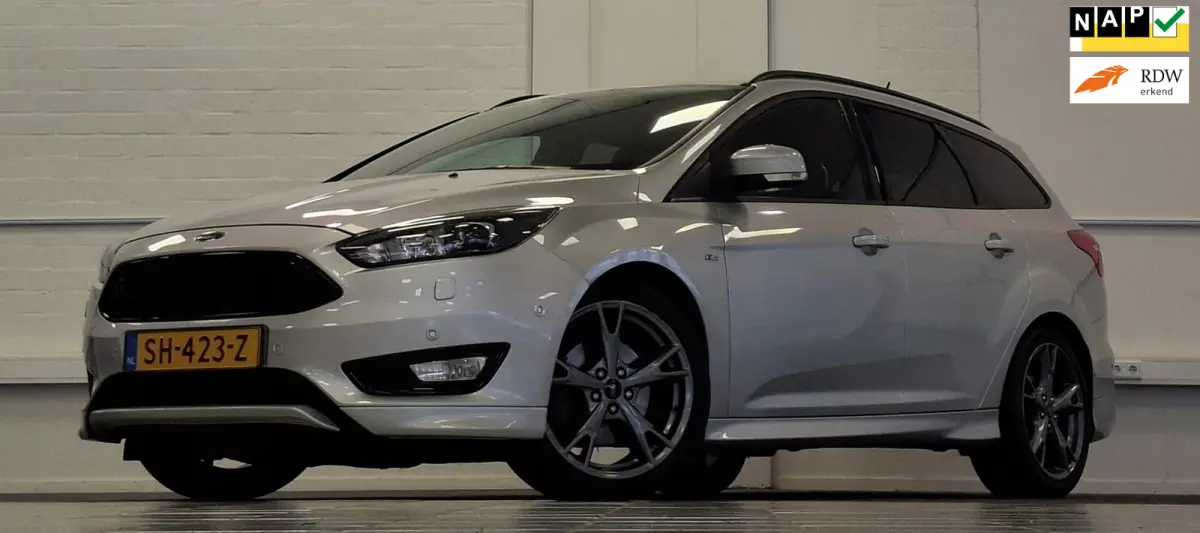 1.5 ST-Line Trekhaak Xenon 100% Dealer onderhouden Mooi!
