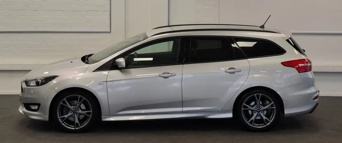 1.5 ST-Line Trekhaak Xenon 100% Dealer onderhouden Mooi!
