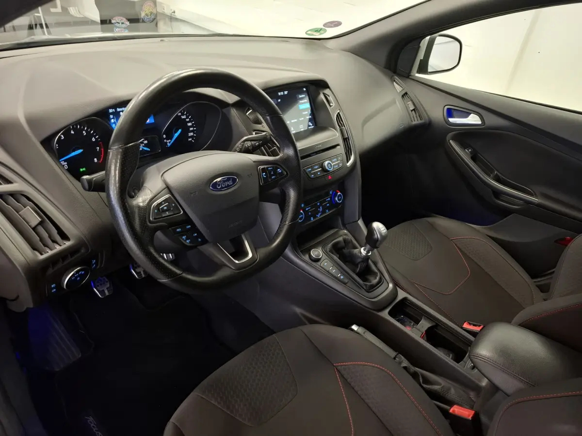 1.5 ST-Line Trekhaak Xenon 100% Dealer onderhouden Mooi!