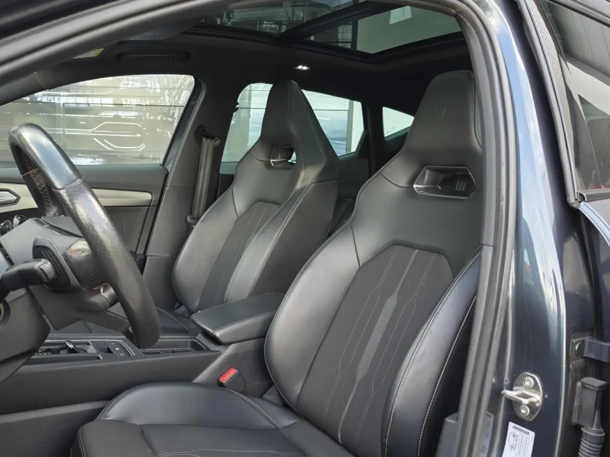 1.4 e-Hybrid VZ Copper Edition