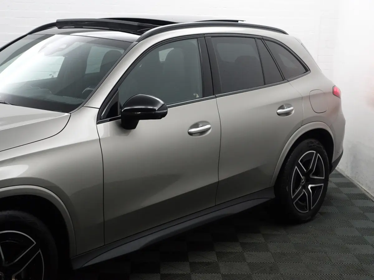 400e 4MATIC AMG Line- Achteras besturing, Burmester Audio, Head Up, Panoramadak, Carbon, Sfeerverlichting