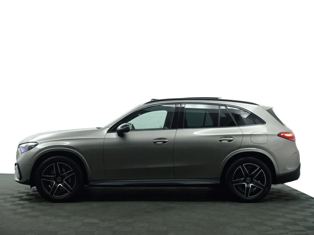 400e 4MATIC AMG Line- Achteras besturing, Burmester Audio, Head Up, Panoramadak, Carbon, Sfeerverlichting