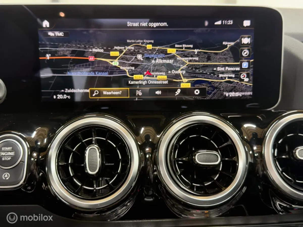 180 Business Solution AMG | Pano | Camera | Stoelverwarming | NAP | Elektrische achterklep | Widescreen | Spoor- & Remassistent | DYNAMIC