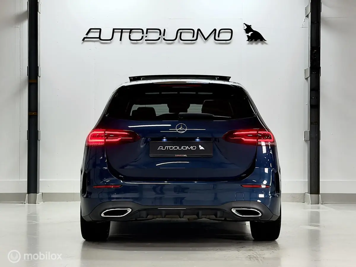 180 Business Solution AMG | Pano | Camera | Stoelverwarming | NAP | Elektrische achterklep | Widescreen | Spoor- & Remassistent | DYNAMIC