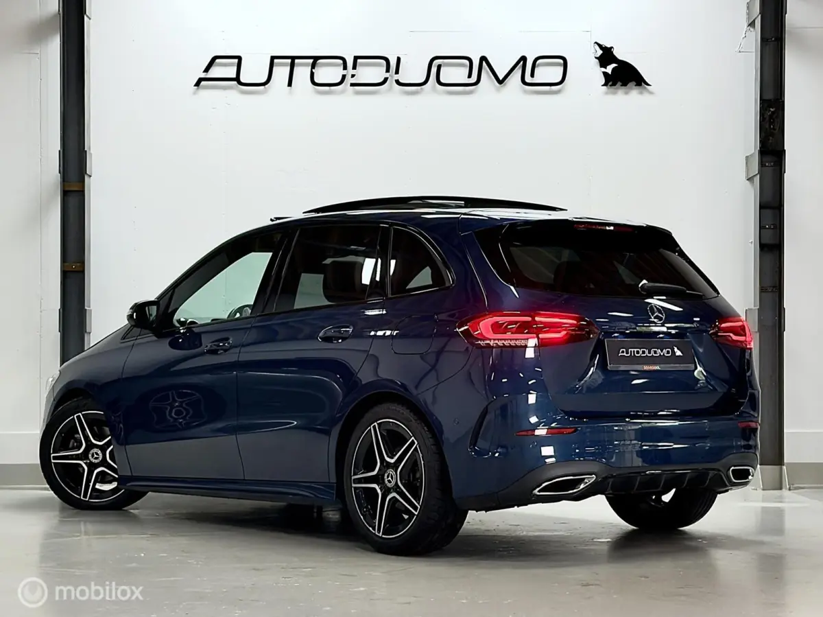 180 Business Solution AMG | Pano | Camera | Stoelverwarming | NAP | Elektrische achterklep | Widescreen | Spoor- & Remassistent | DYNAMIC