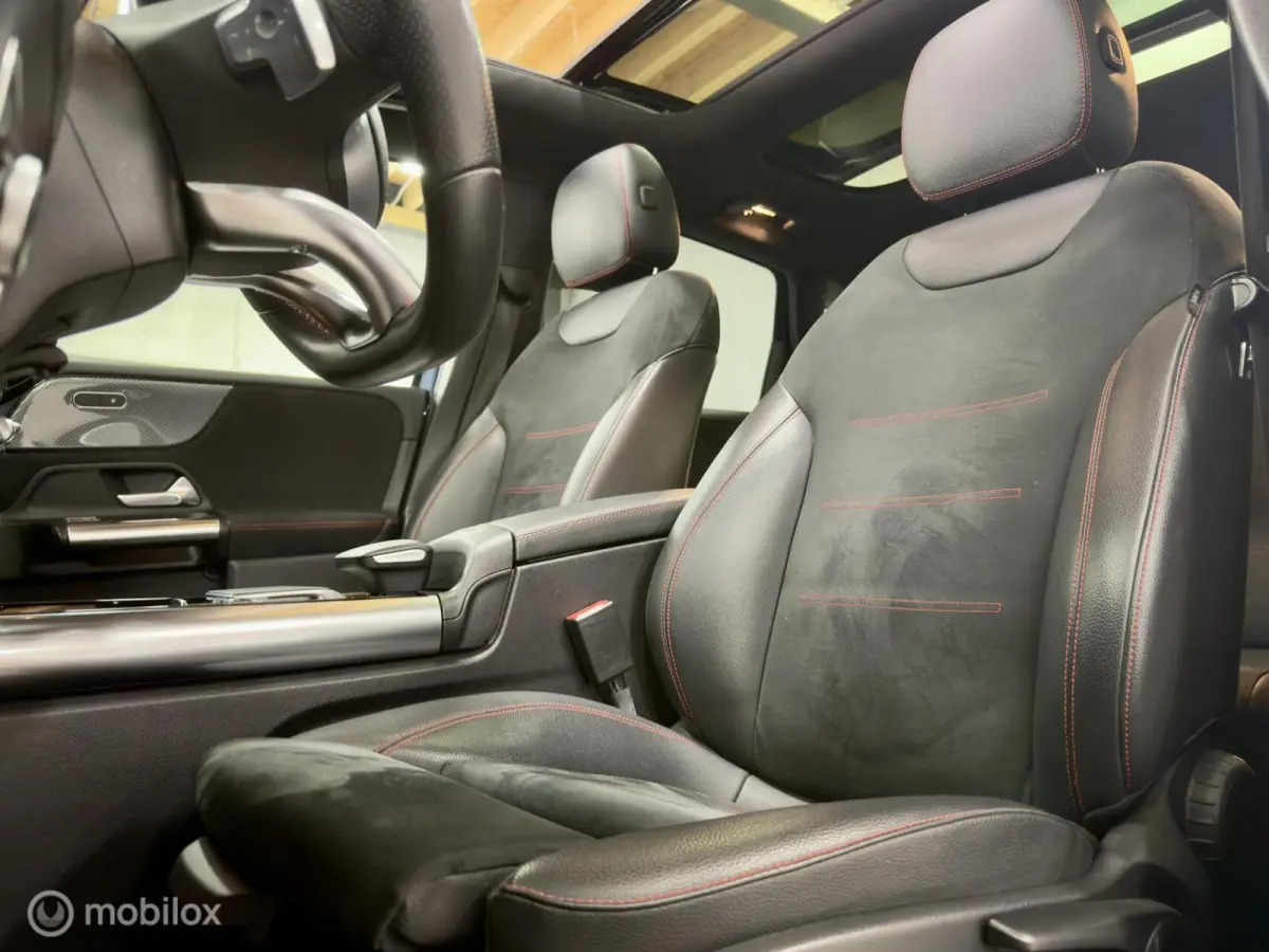 180 Business Solution AMG | Pano | Camera | Stoelverwarming | NAP | Elektrische achterklep | Widescreen | Spoor- & Remassistent | DYNAMIC