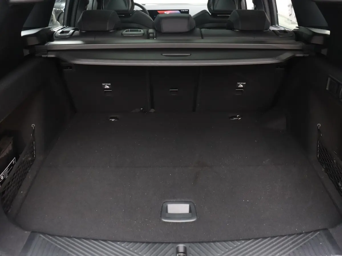 30e xDrive | M Sportpakket Pro | Panodak | Trekhaak | Head-Up | Parking Assistant Plus | Elektr. Stoelen | Driving Assistant Plus | Stoelventilatie | 19'' LMV
