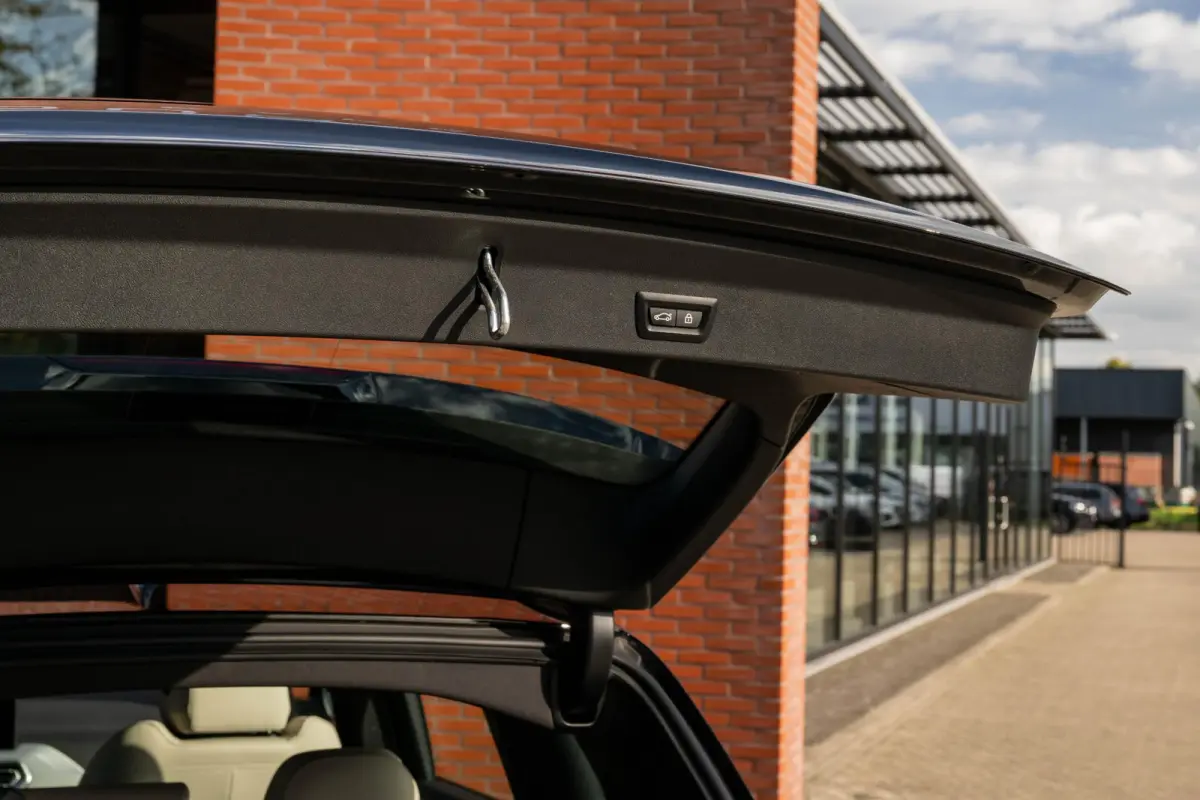 xDrive30e M-Sport ACC Panorama HuD Trekhaak Leder