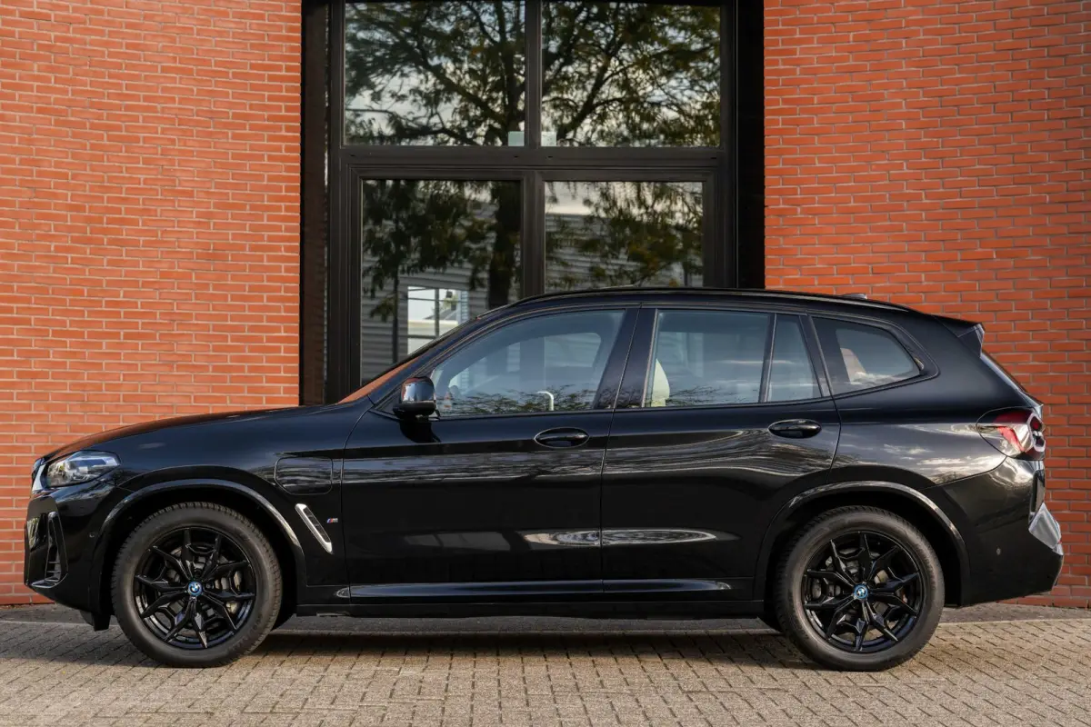 xDrive30e M-Sport ACC Panorama HuD Trekhaak Leder