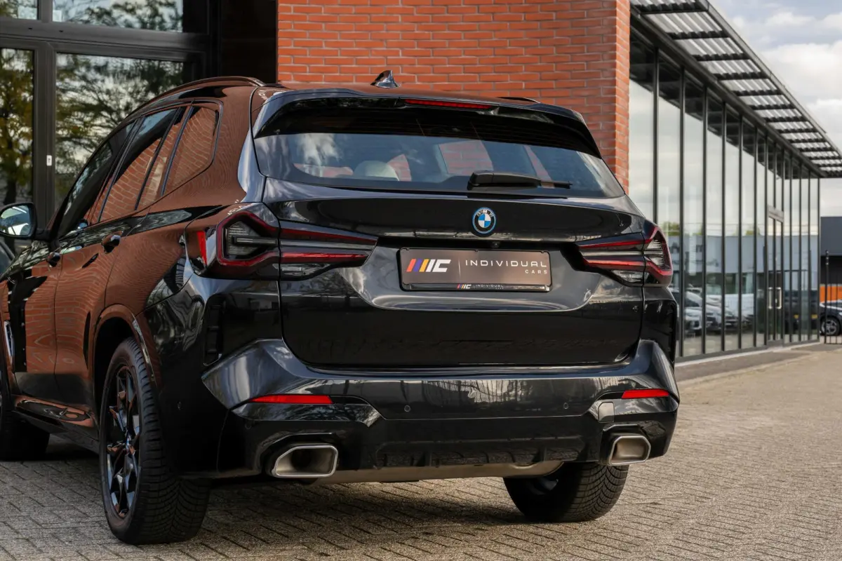 xDrive30e M-Sport ACC Panorama HuD Trekhaak Leder