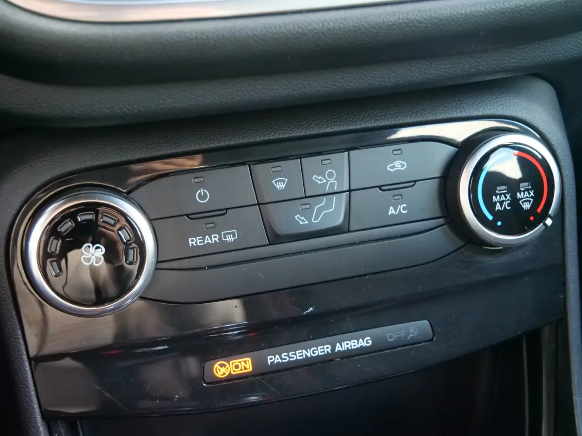 1.0 EcoBoost Mild Hybrid ST-Line 125 Pk Navi / DAB / Apple Carplay / 17 inch