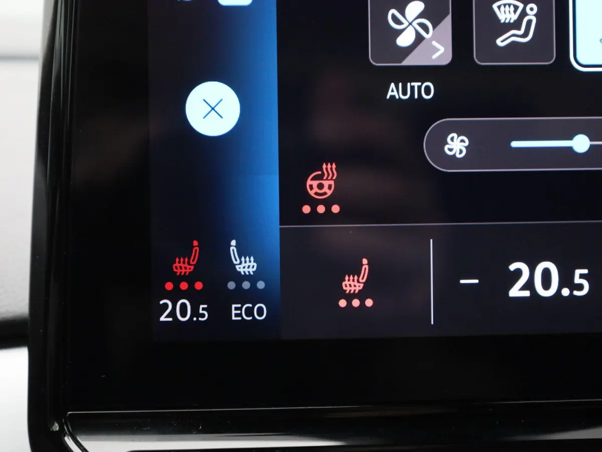 Pro 77 kWh 204 PK| GERESERVEERD | Dealeronderhouden | Navigatie | Stoelverwarming | Stuurwielverwarming | Achteruitrijcamera | Parkeersensoren | Keyless Access