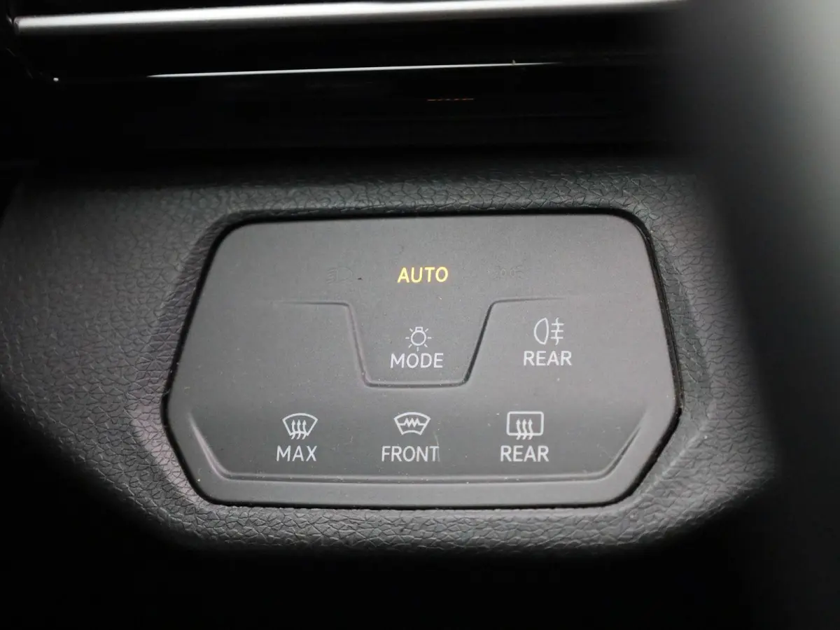 Pro 77 kWh 204 PK| GERESERVEERD | Dealeronderhouden | Navigatie | Stoelverwarming | Stuurwielverwarming | Achteruitrijcamera | Parkeersensoren | Keyless Access