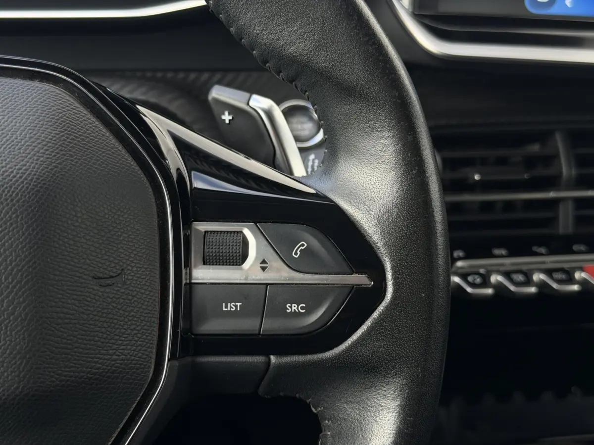1.2 Allure | CarPlay | 100 pk | Clima | Camera