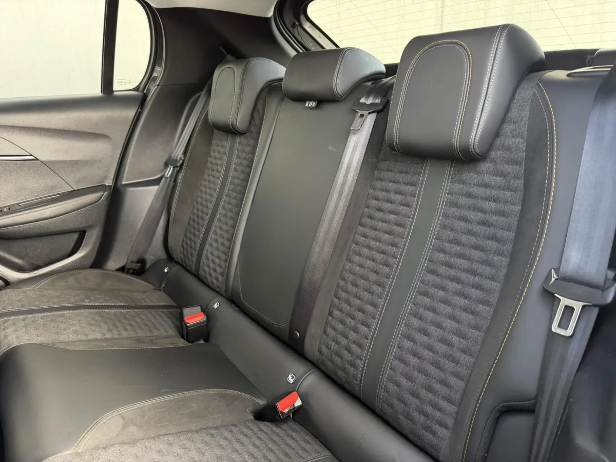 1.2 Allure | CarPlay | 100 pk | Clima | Camera