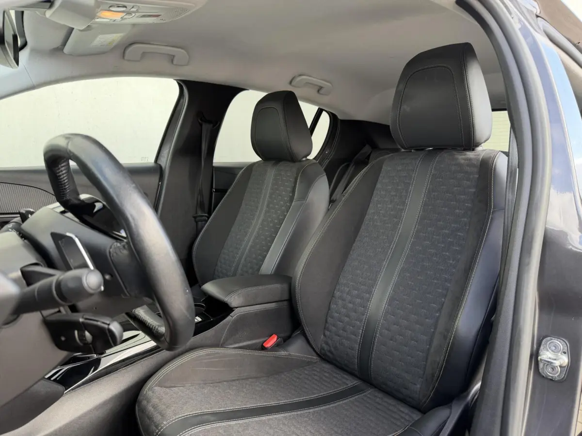 1.2 Allure | CarPlay | 100 pk | Clima | Camera
