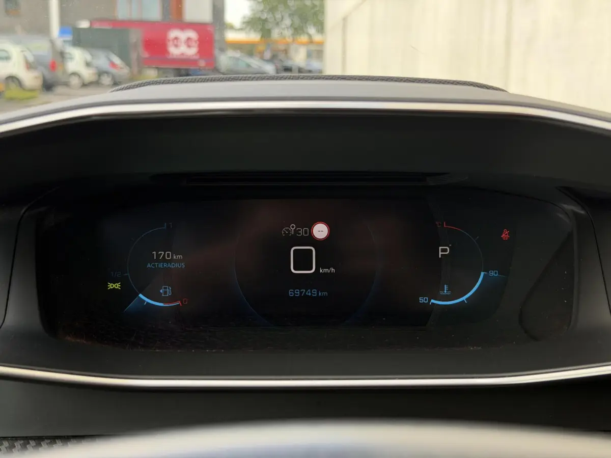 1.2 Allure | CarPlay | 100 pk | Clima | Camera