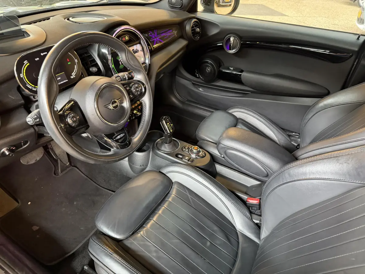 Yours 33 kWh | Pano | HUD | Harman & Kardon | Black Optic | Viritual Cockpit |