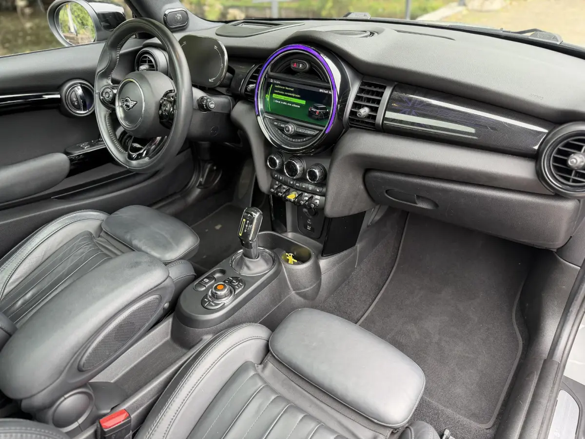 Yours 33 kWh | Pano | HUD | Harman & Kardon | Black Optic | Virtual Cockpit |