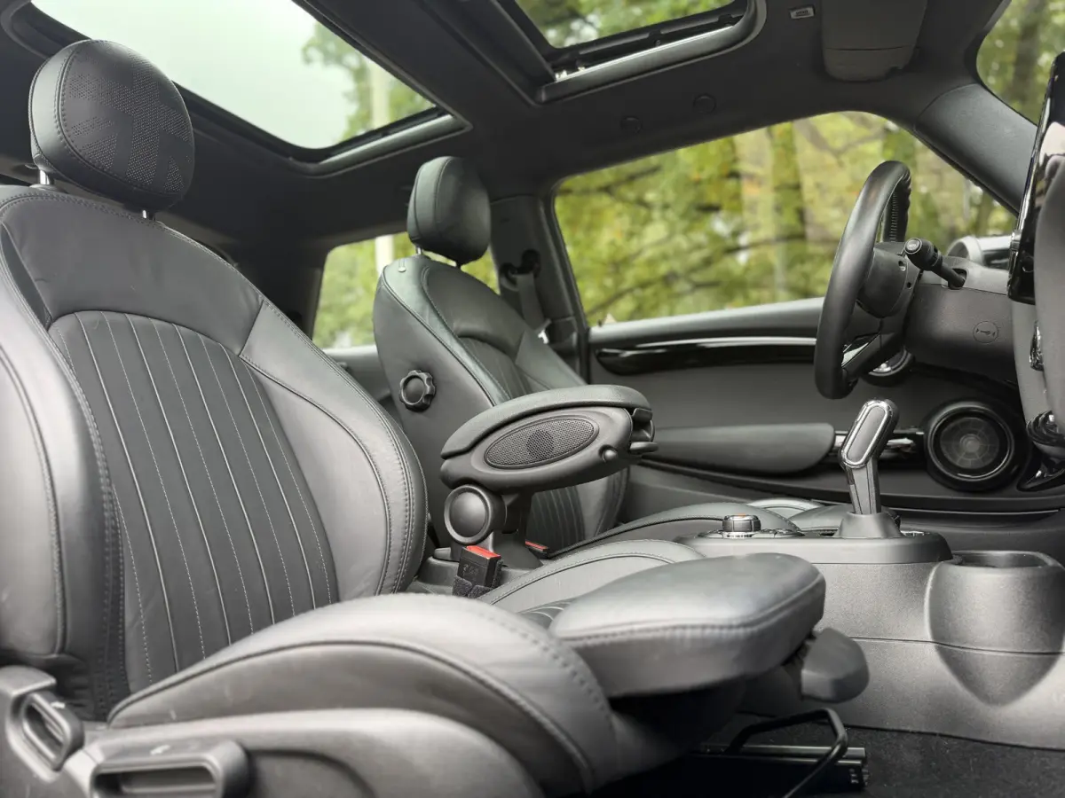 Yours 33 kWh | Pano | HUD | Harman & Kardon | Black Optic | Virtual Cockpit |