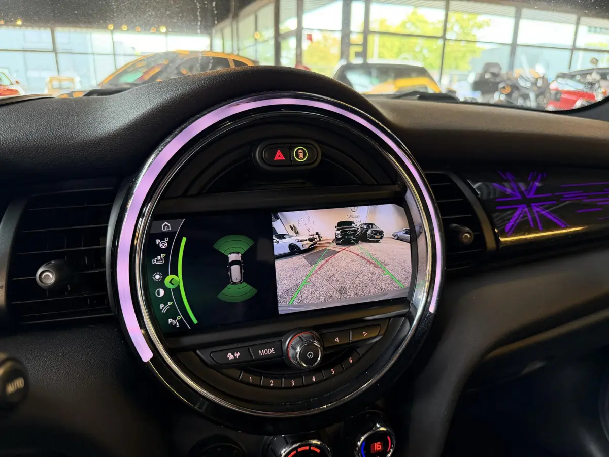 Yours 33 kWh | Pano | HUD | Harman & Kardon | Black Optic | Viritual Cockpit |