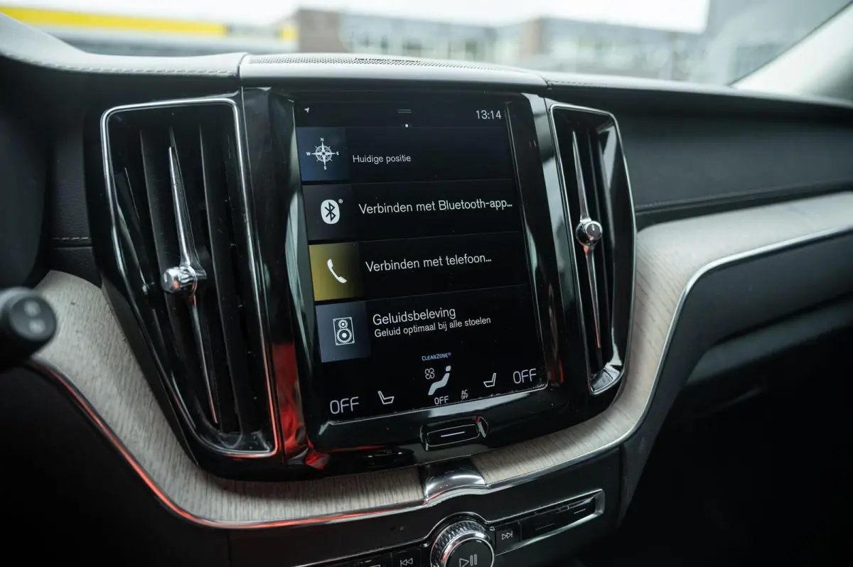 2.0 T5 R-Design PANORAMADAK MEMORY TREKHAAK HARMAN KARDON