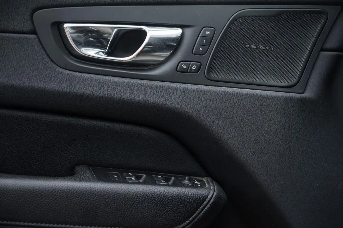 2.0 T5 R-Design PANORAMADAK MEMORY TREKHAAK HARMAN KARDON