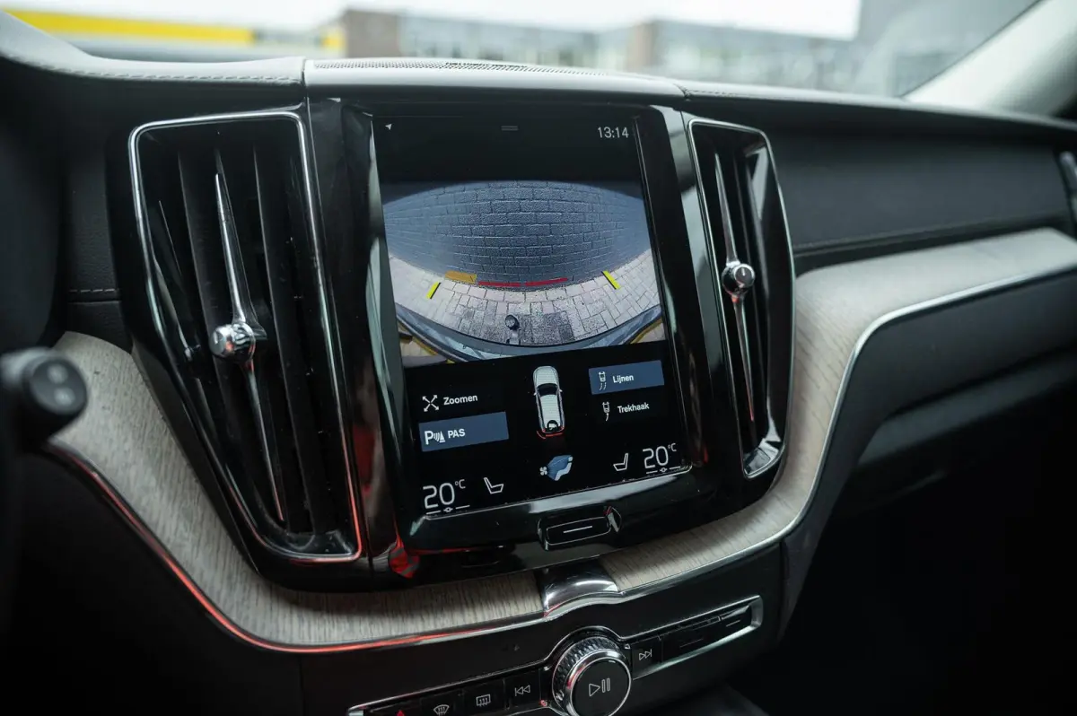 2.0 T5 R-Design PANORAMADAK MEMORY TREKHAAK HARMAN KARDON