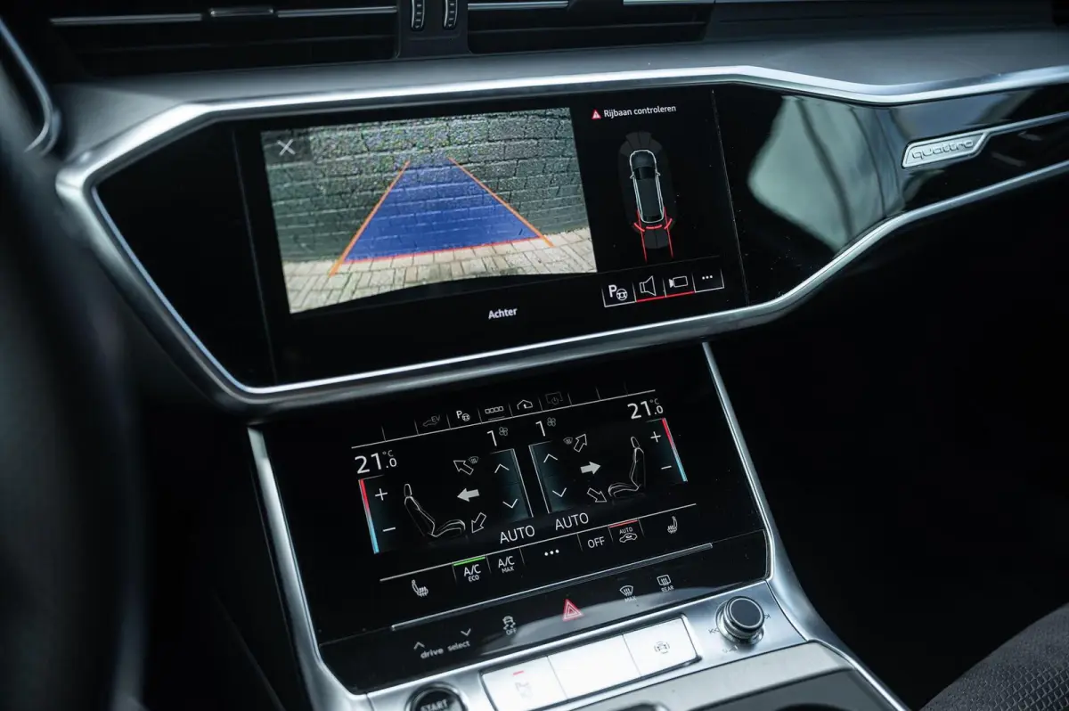 55 TFSI e quattro Competition TREKHAAK 21INCH CAMERA