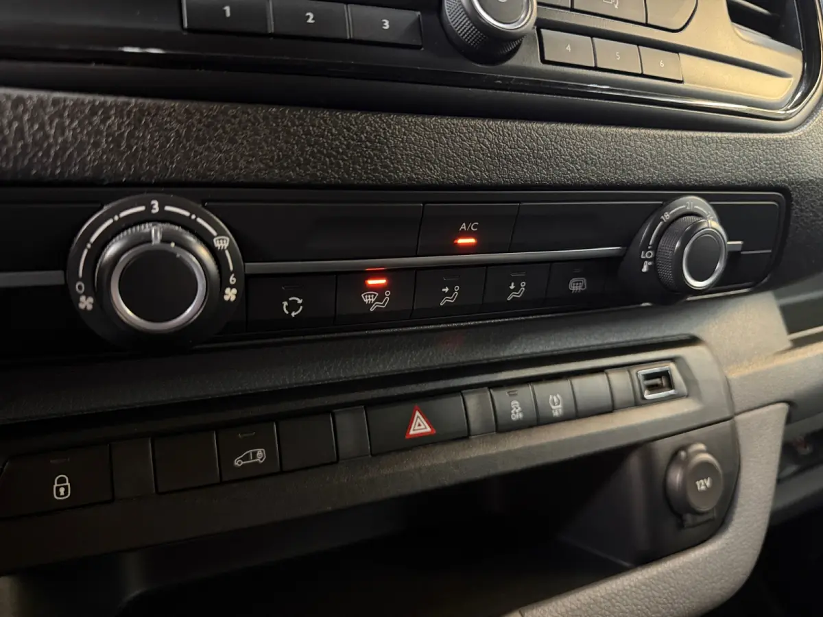 1.6 D-4D Cool Comfort Euro 6- NAP 91dkm, 3 Pers, Leder Interieur, Trekhaak, Cruise, Bluetooth Multimedia