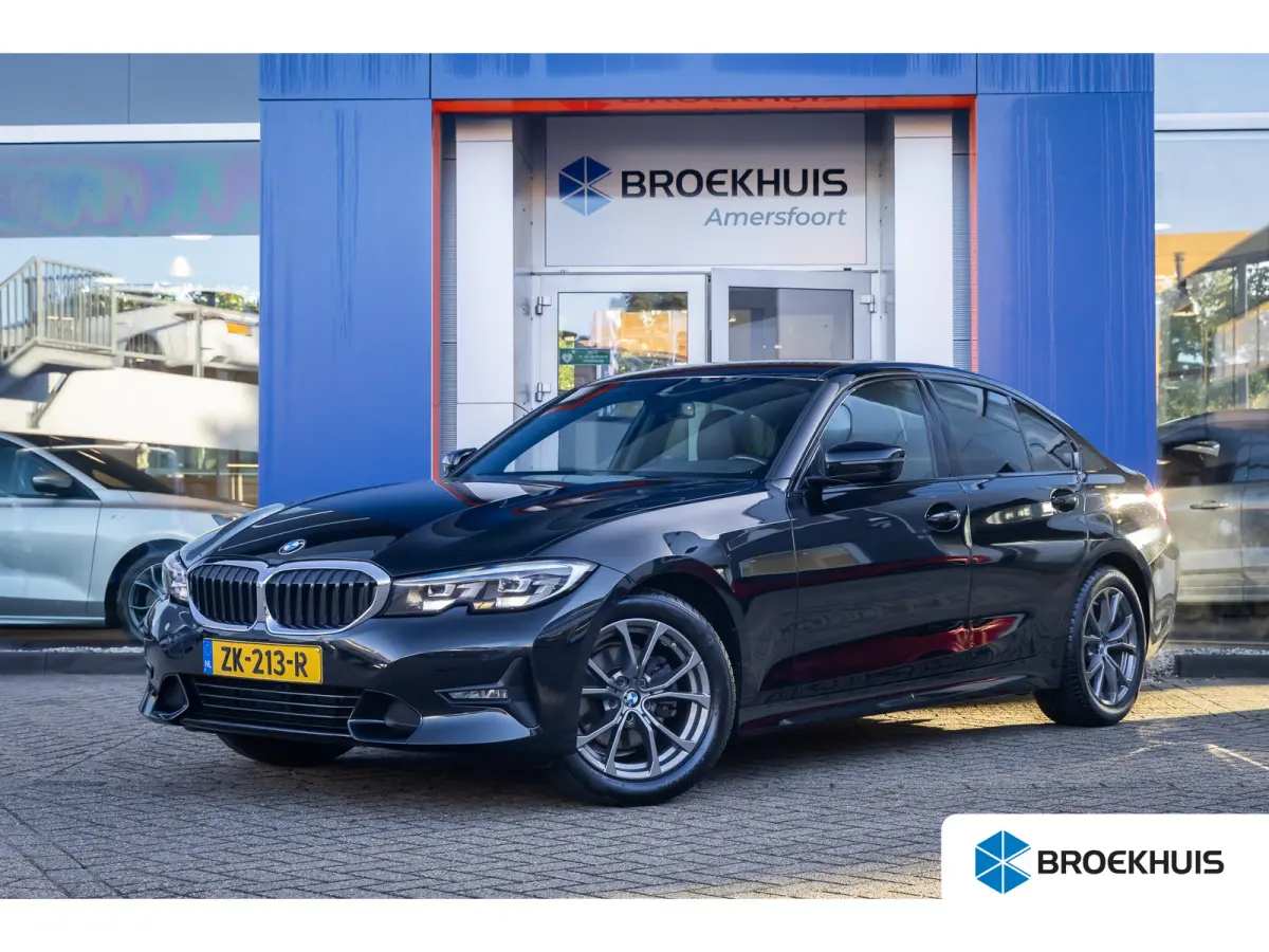 320i Executive Edition | Leder | Apple Carplay/Android Auto | LED | Parkeersensoren | Stoelverwarming | Sportstoelen | Keyless | Cruise control | Airco (automatisch) | Apple Carplay/Android 