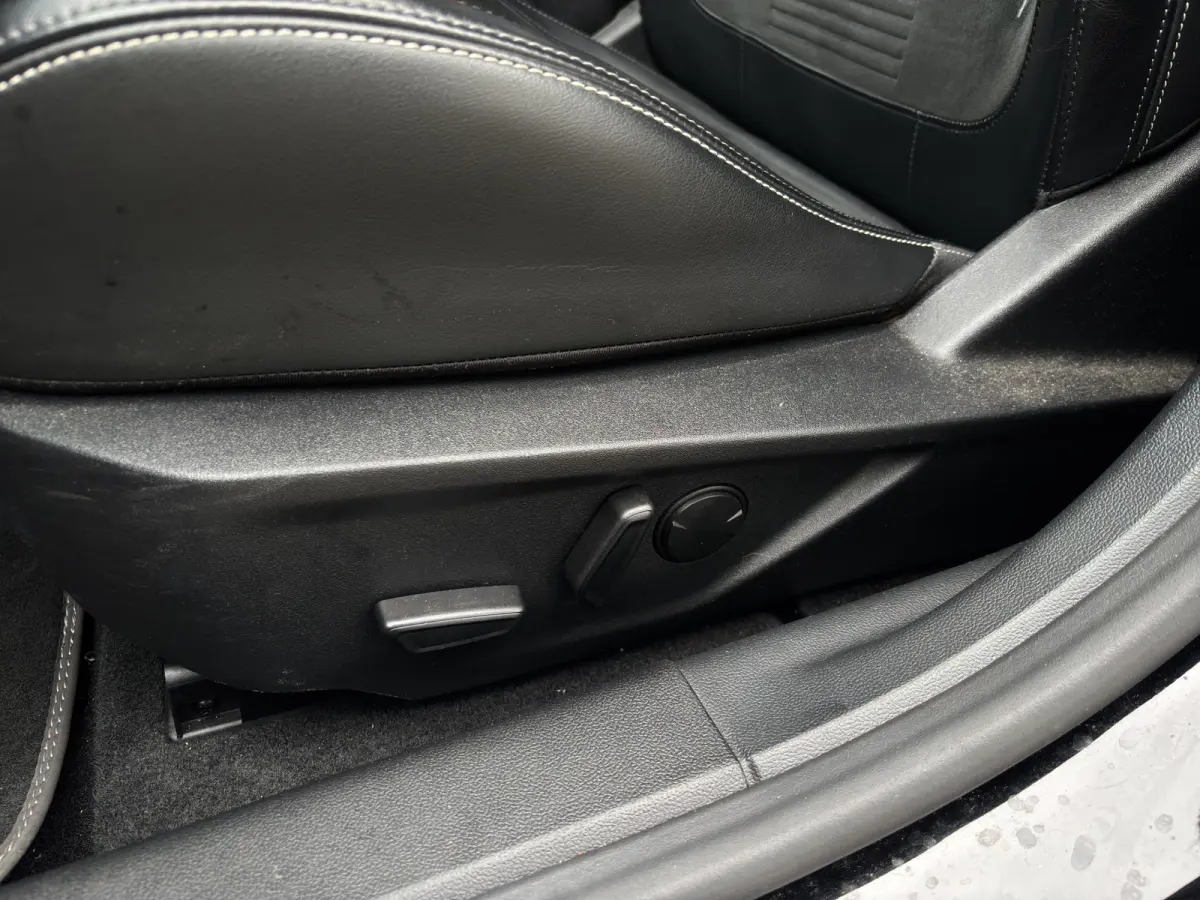 2.3 ST-3 280PK | Pano | Adap. Cruise | Apple Carplay | Camera | Recaro | Winter Pack | Achteruitrijcamera | Airco (automatisch) | Apple Carplay/Android Auto|telefoonintegratie premium