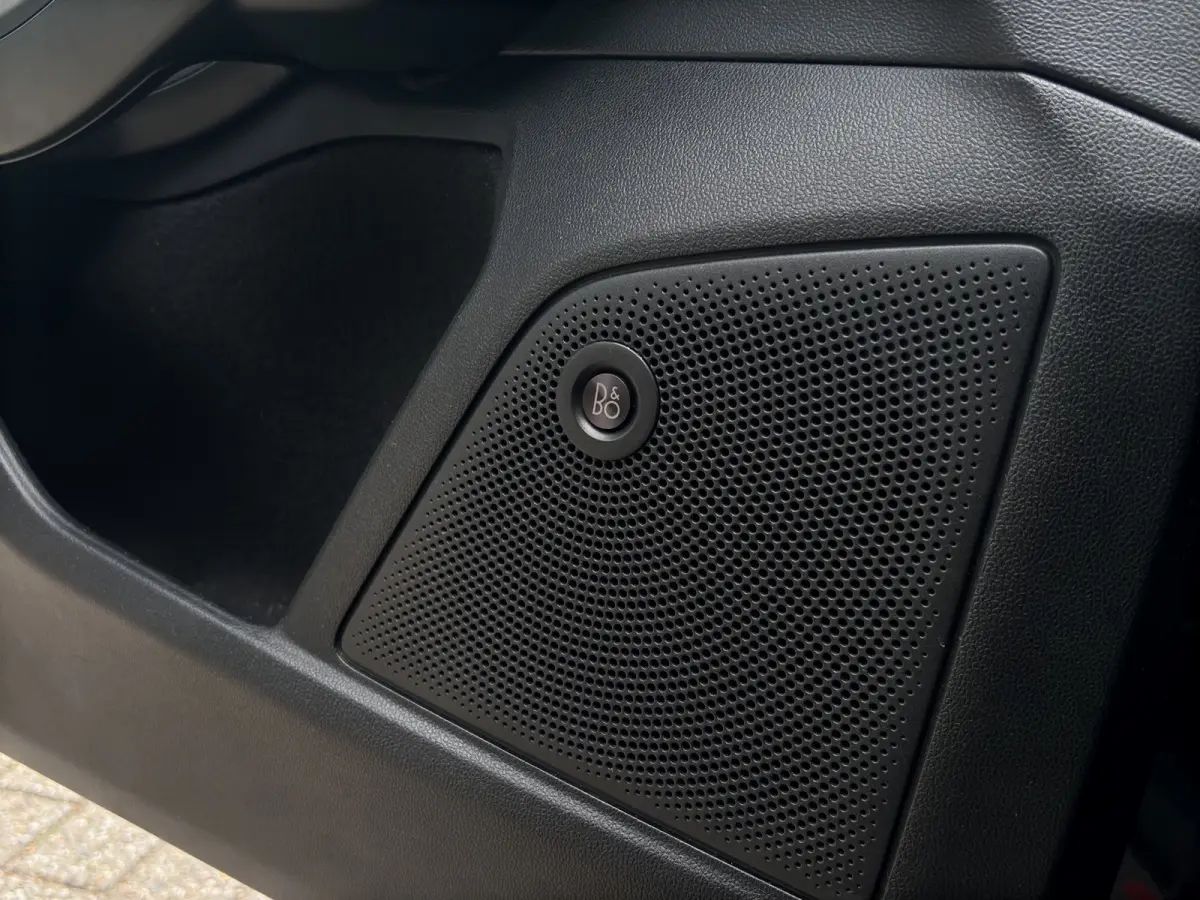 2.3 ST-3 280PK | Pano | Adap. Cruise | Apple Carplay | Camera | Recaro | Winter Pack | Achteruitrijcamera | Airco (automatisch) | Apple Carplay/Android Auto|telefoonintegratie premium