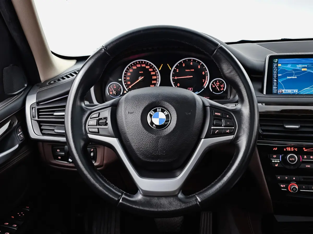 xDrive40e High Executive Panodak, Sfeerverlichting, Head-up, Lane assist, Sportleer, Connectdrive