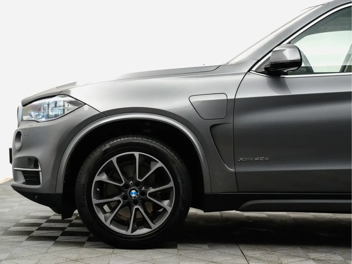 xDrive40e High Executive Panodak, Sfeerverlichting, Head-up, Lane assist, Sportleer, Connectdrive