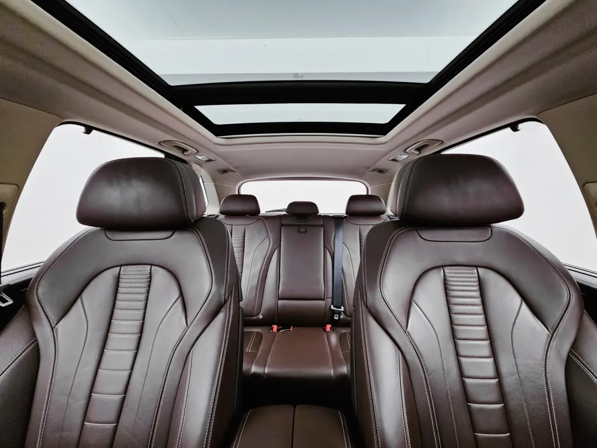 xDrive40e High Executive Panodak, Sfeerverlichting, Head-up, Lane assist, Sportleer, Connectdrive