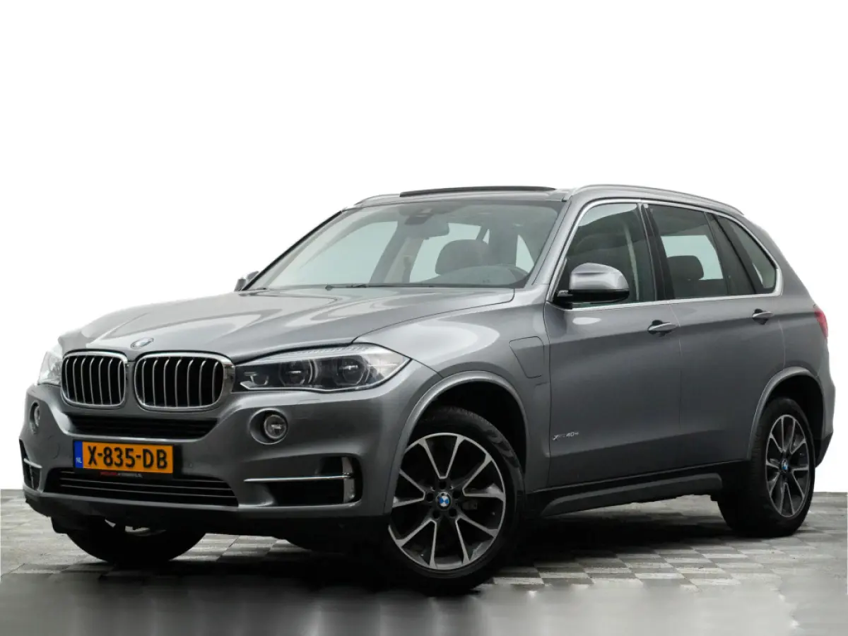 xDrive40e High Executive Panodak, Sfeerverlichting, Head-up, Lane assist, Sportleer, Connectdrive