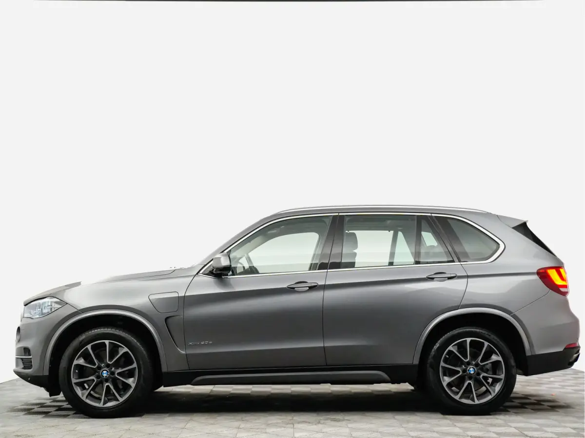 xDrive40e High Executive Panodak, Sfeerverlichting, Head-up, Lane assist, Sportleer, Connectdrive