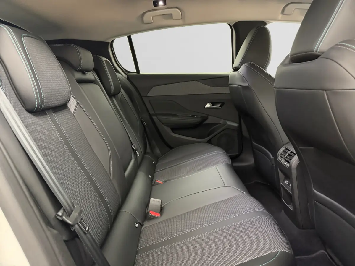 1.2 PureTech Allure Pack Business Aut- Sfeerverlichting, 360 Camera, Carplay, Android Auto, Virtual Cockpit