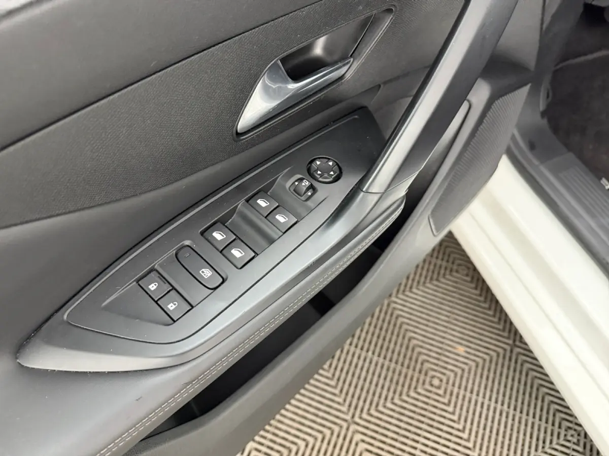 1.2 PureTech Allure Pack Business Aut- Sfeerverlichting, 360 Camera, Carplay, Android Auto, Virtual Cockpit