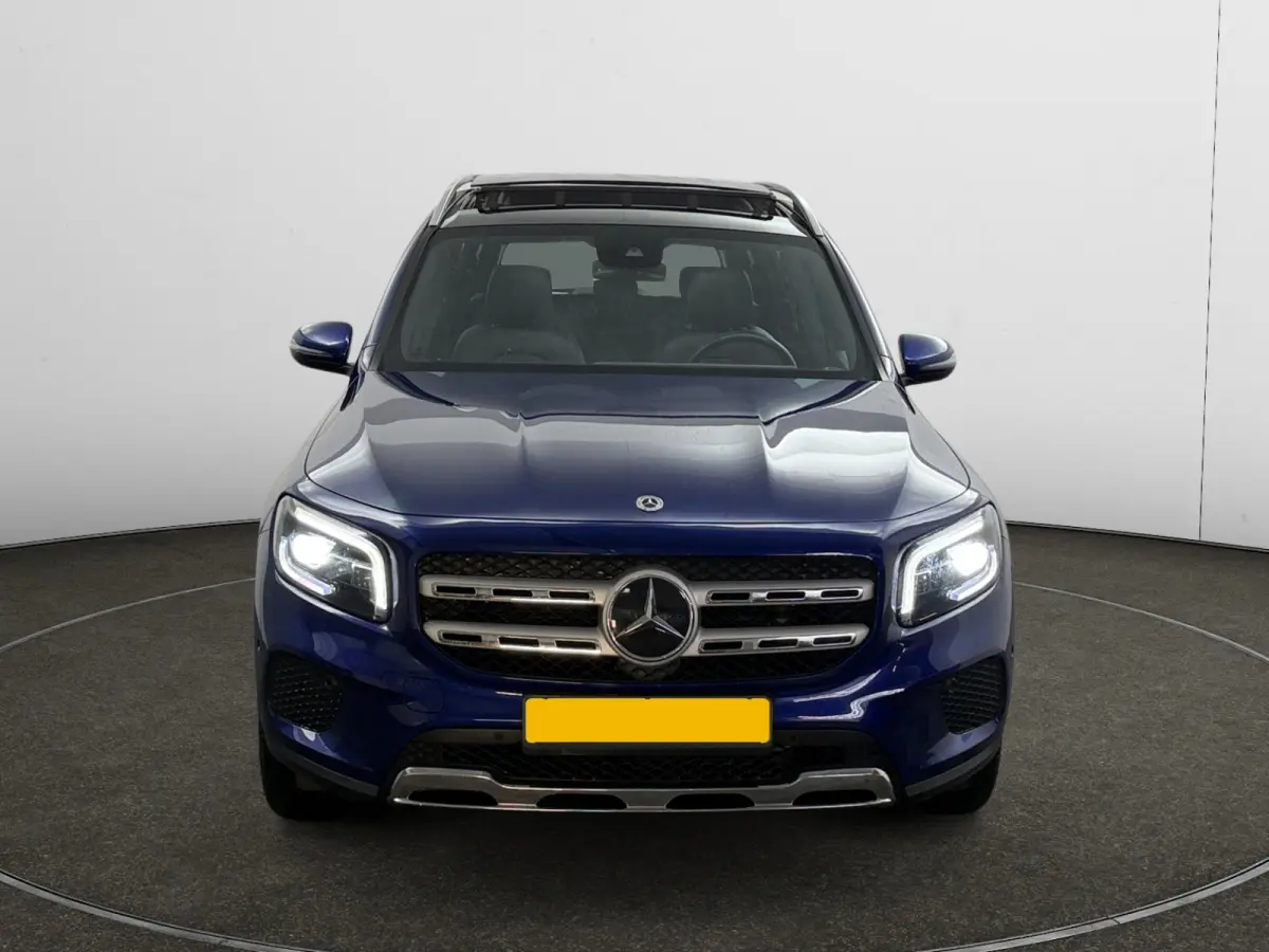 200 Business Solution Luxury Aut- Panoramadak, Carplay, Android Auto, Leder Interieur, Sfeerverlichting